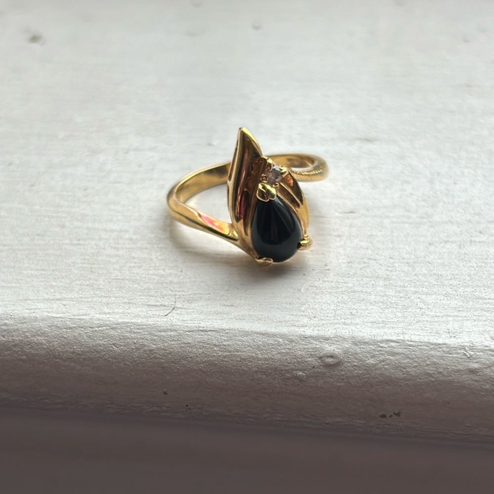 Vintage cocktail onyx black crystal gold ring size 6